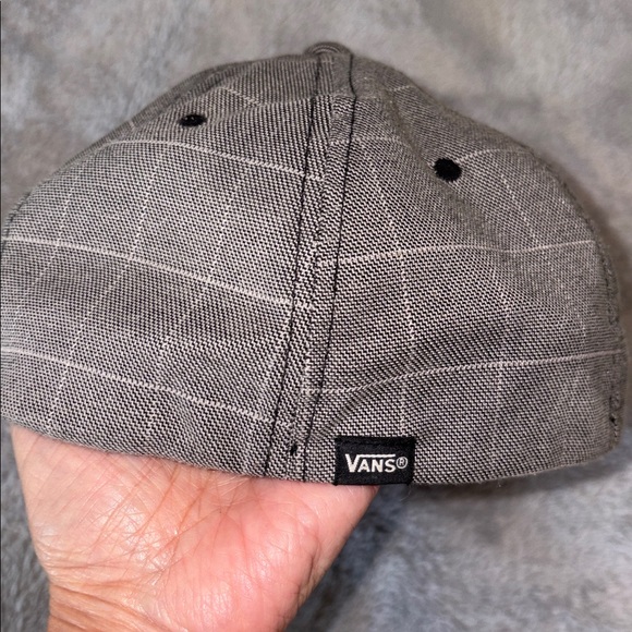 Vans Off The Wall Gray Plaid Flexfit Hat with Black Logo Patch size S-M L. New - Picture 3 of 8